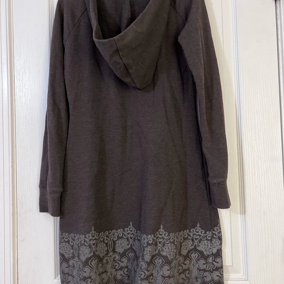 Lola by AFG hooded dress with front pockets. Could be worn as sweatshirt/tunic - Picture 6 of 9